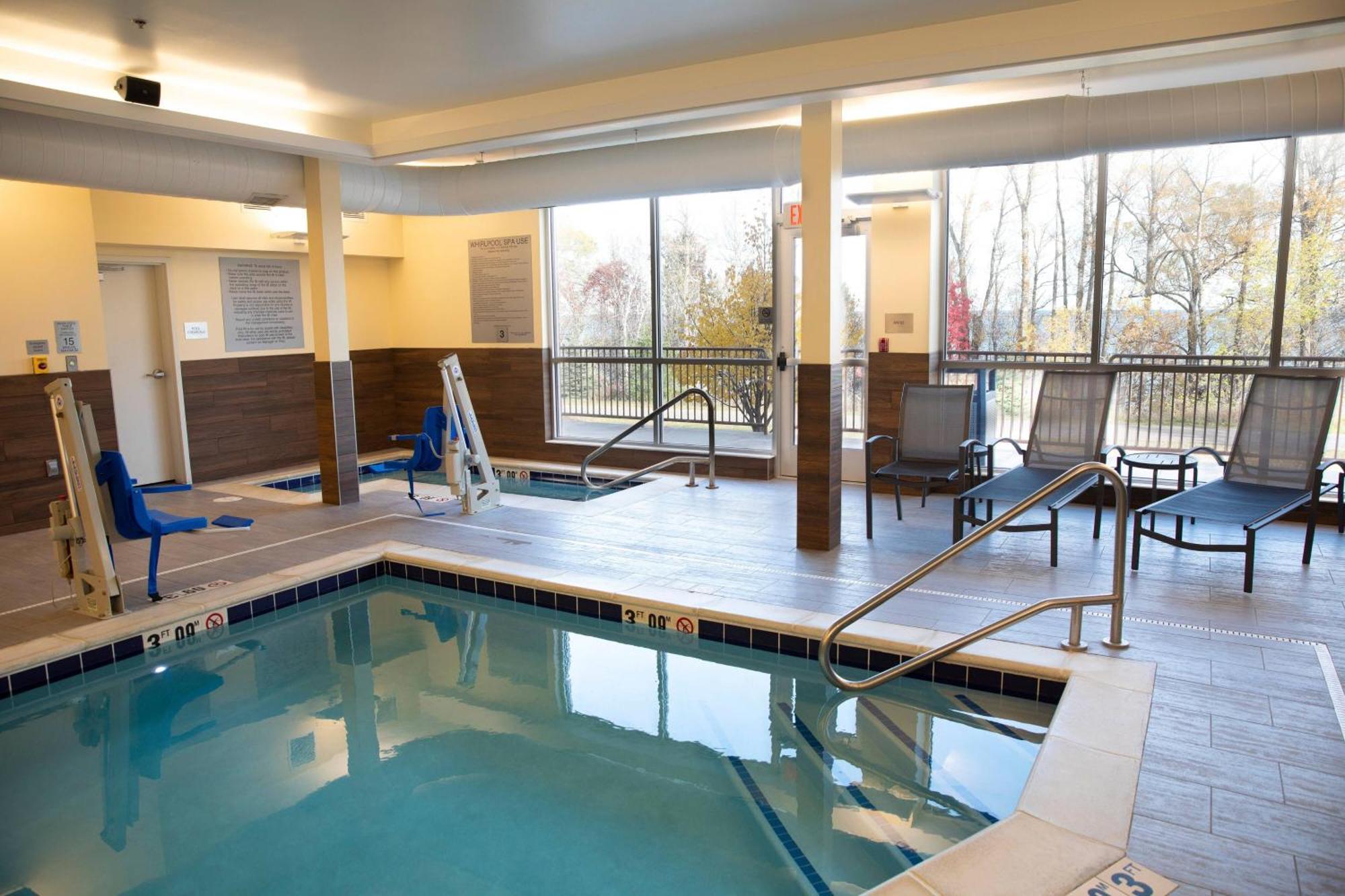 Fairfield Inn & Suites マーケット エクステリア 写真
