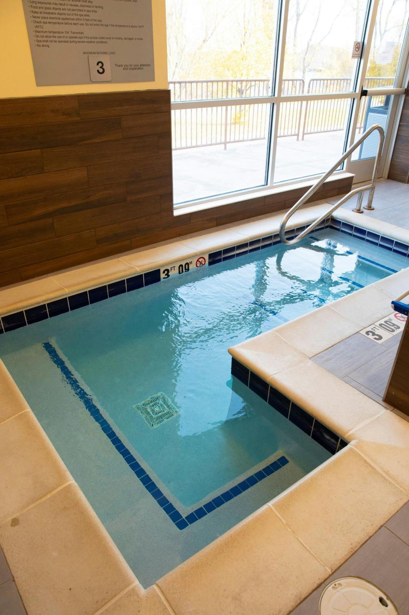Fairfield Inn & Suites マーケット エクステリア 写真